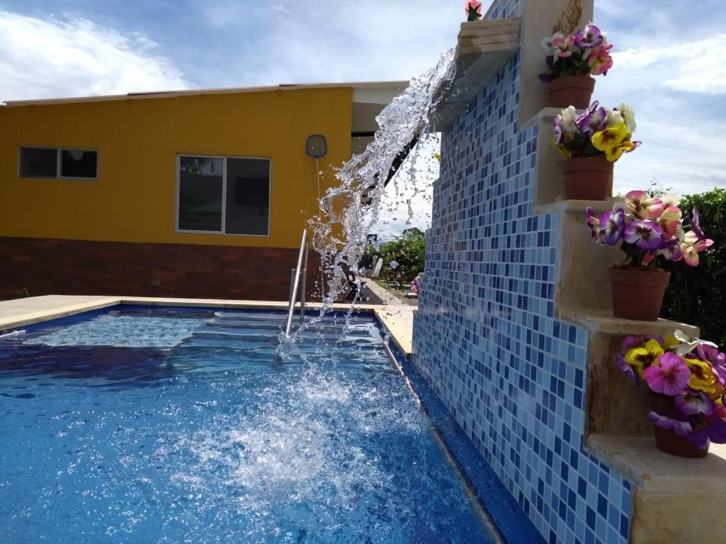 C&H Casa Campestre El Oasis Ricaurte Girardot Bed and Breakfast Buitenkant foto