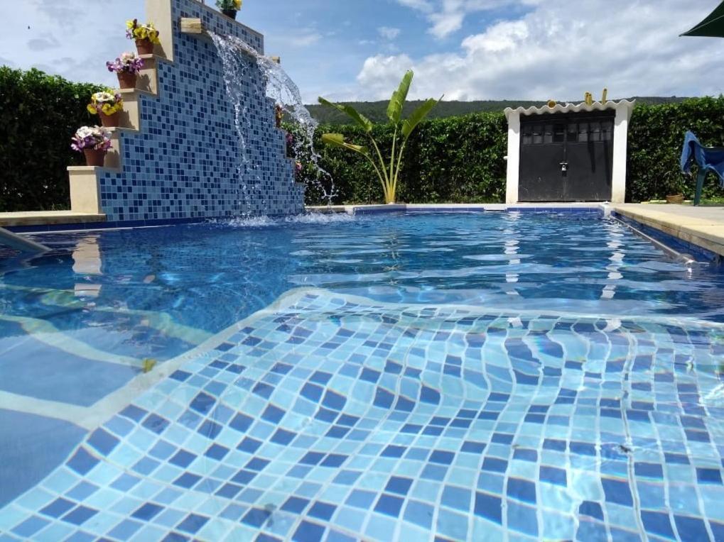 C&H Casa Campestre El Oasis Ricaurte Girardot Bed and Breakfast Buitenkant foto
