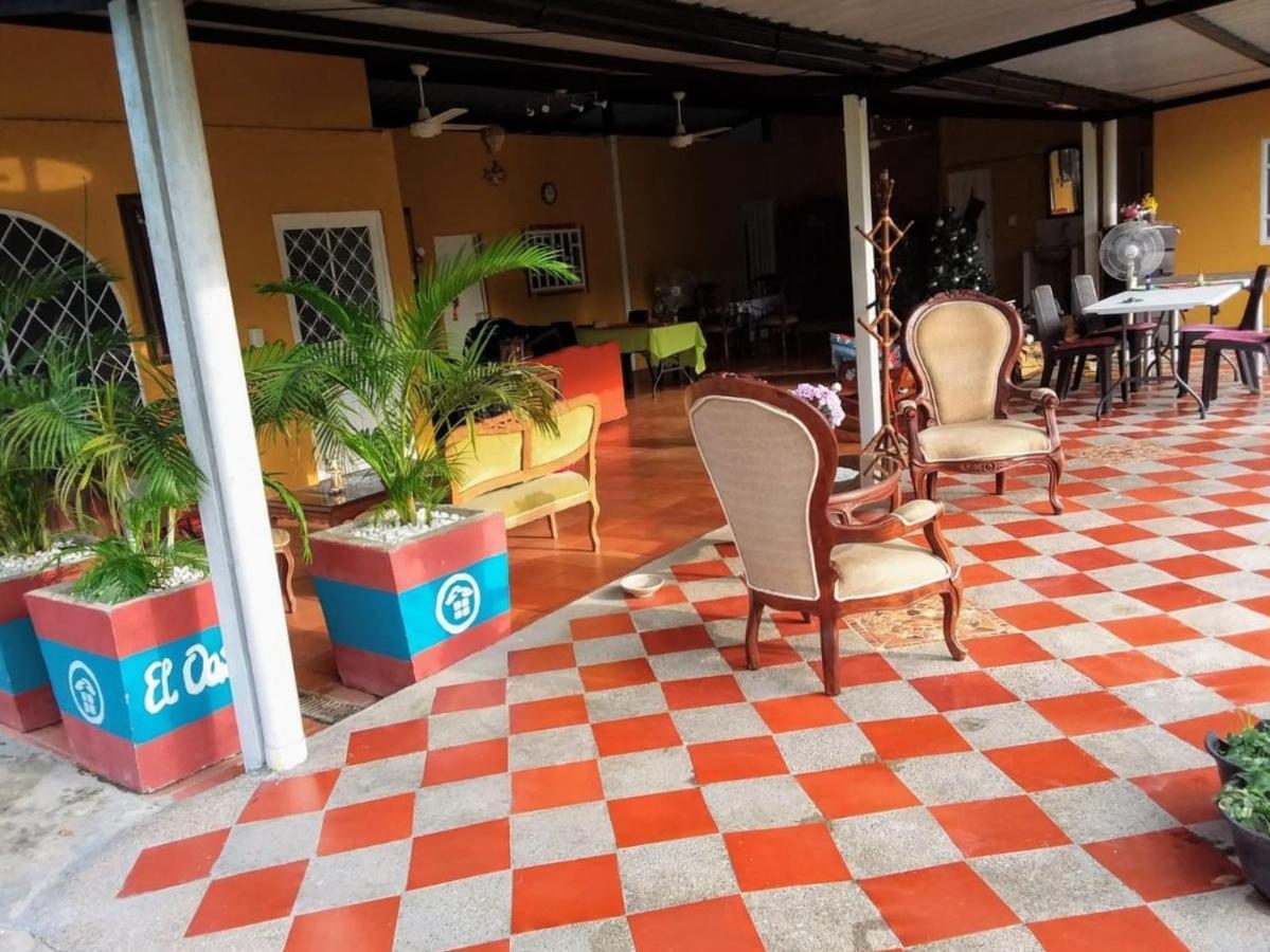 C&H Casa Campestre El Oasis Ricaurte Girardot Bed and Breakfast Buitenkant foto